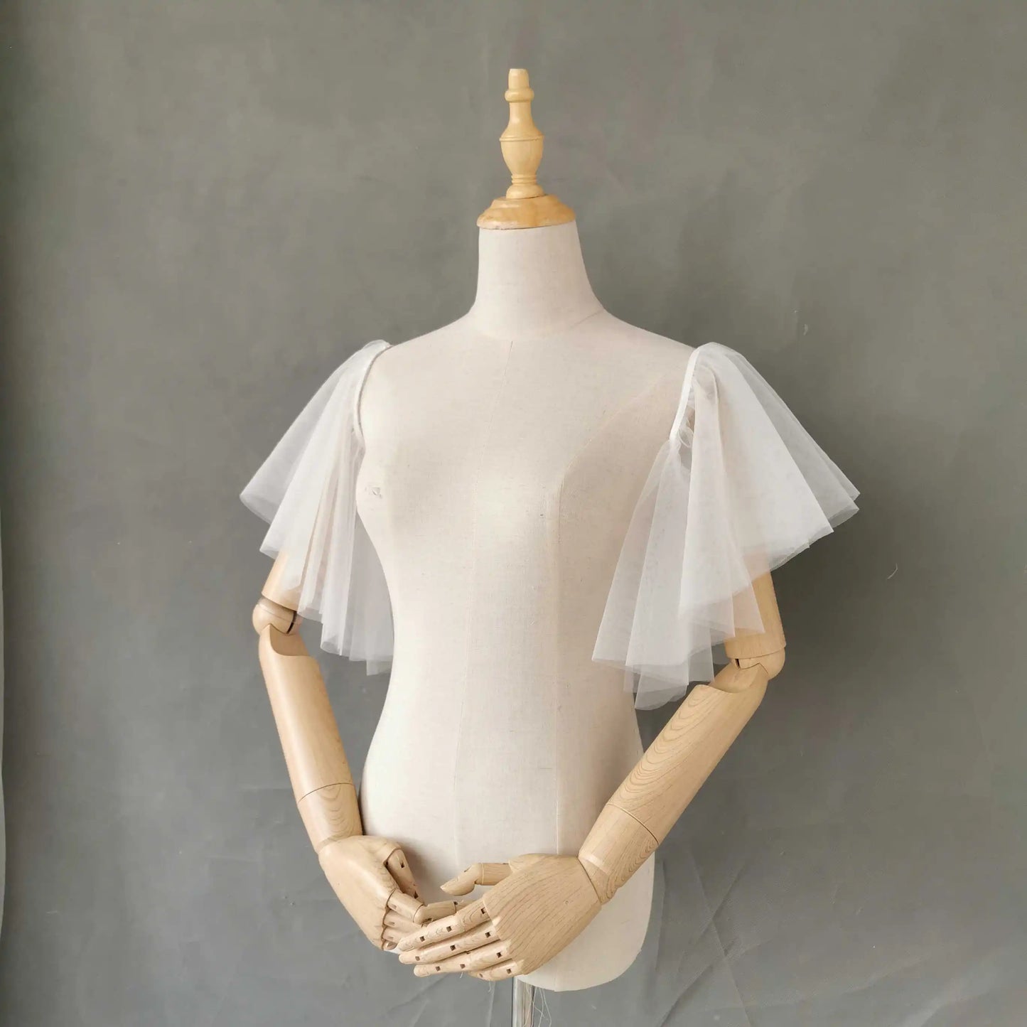 Detachable Sleeves Tulle 1 Pair Wedding Dress Accessory, Turn any wedding dress into a one-of-a-kind piece with these detachable sleeves