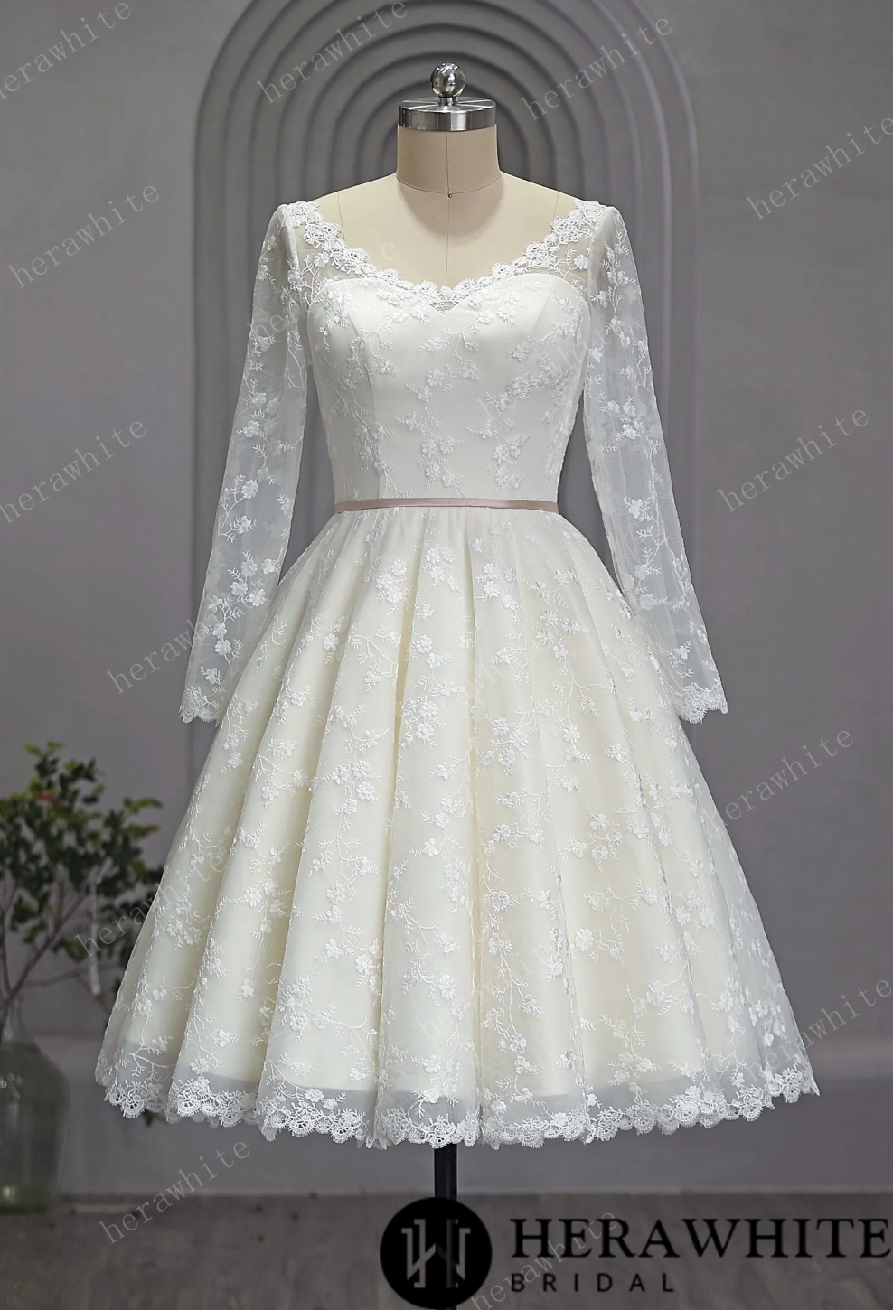 Mini Short Wedding Dress Lace Long Sleeves Tea Length, This dress is a perfect choice for a garden wedding. The vintage lace design adds a touch of elegance