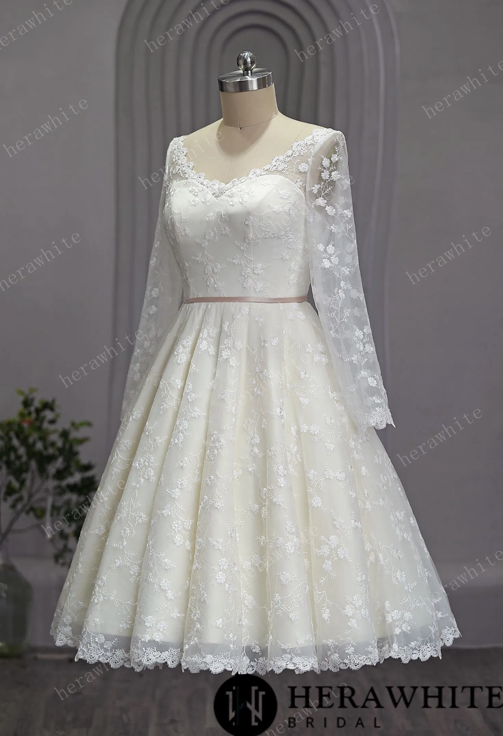 Mini Short Wedding Dress Lace Long Sleeves Tea Length, This dress is a perfect choice for a garden wedding. The vintage lace design adds a touch of elegance