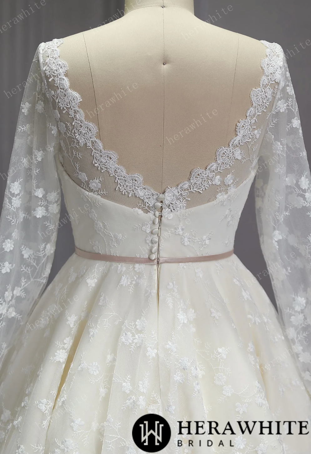 Mini Short Wedding Dress Lace Long Sleeves Tea Length, This dress is a perfect choice for a garden wedding. The vintage lace design adds a touch of elegance