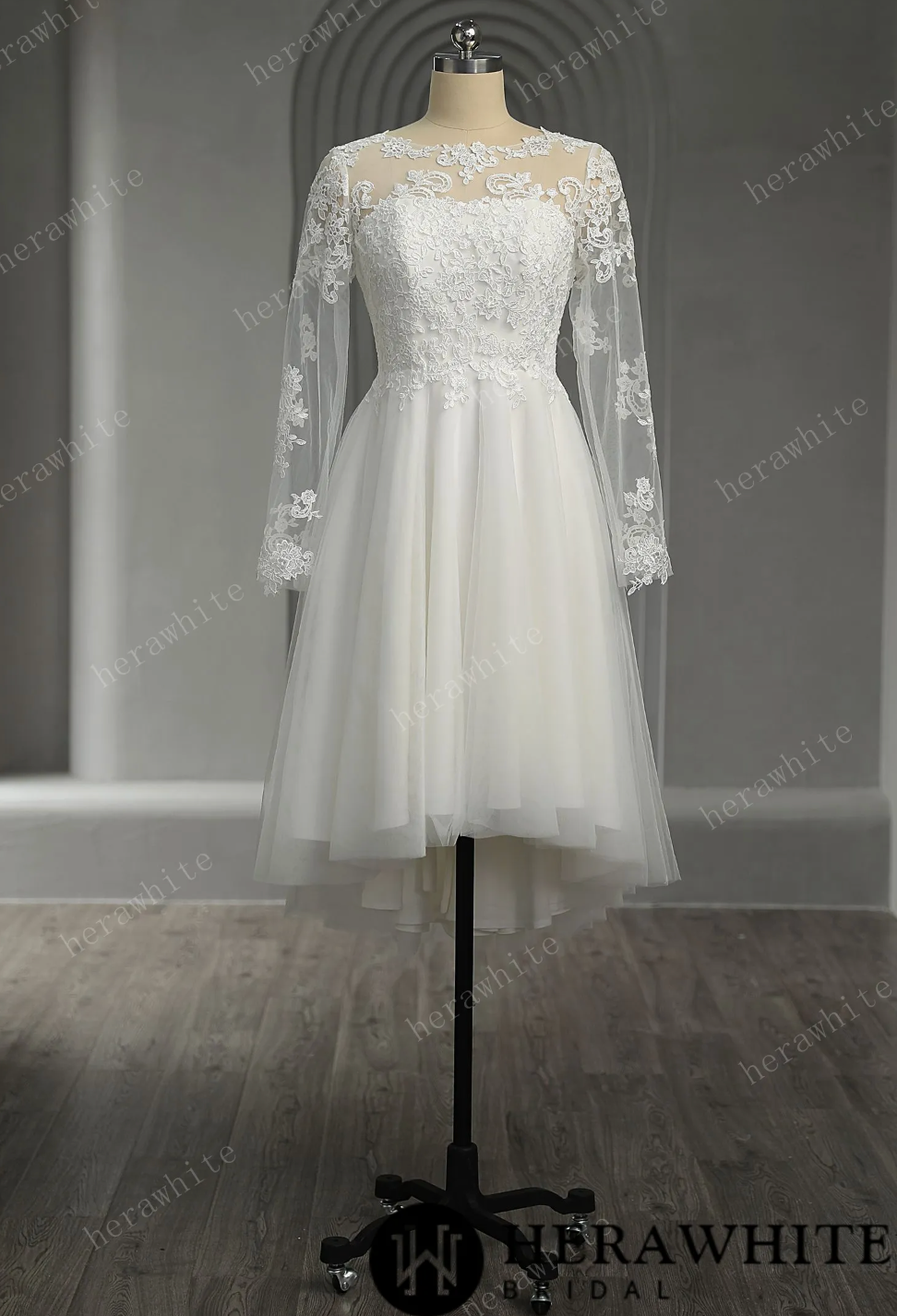 Mini Short Wedding Dress Long Lace Sleeves No Train, This wedding dress is perfect for brides who want a blend of sophistication and femininity o