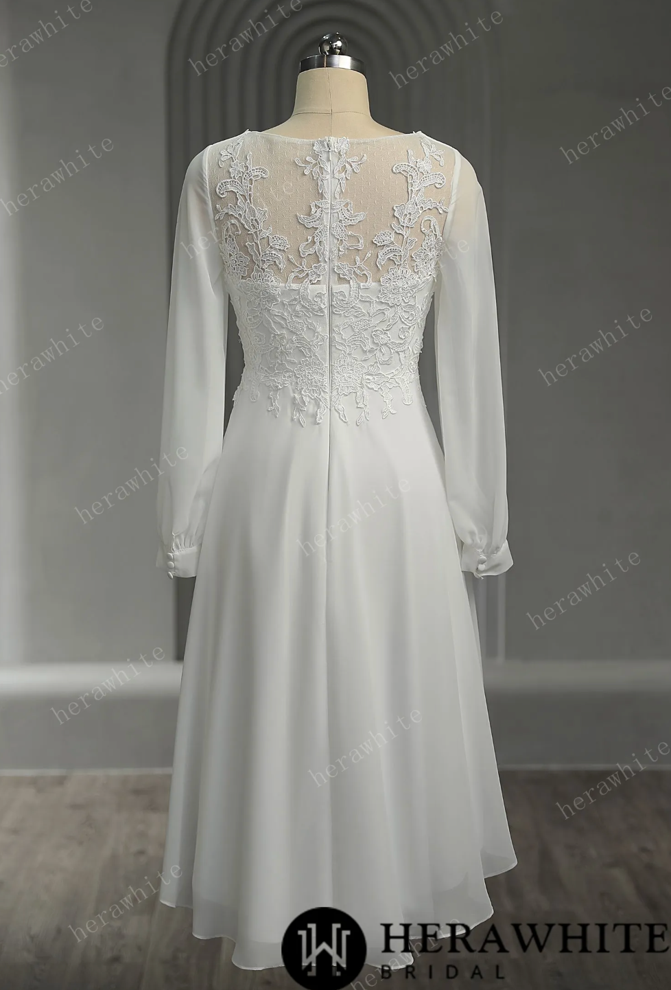 Mini Short Wedding Dress Chiffon Long Sleeves No Train, This wedding dress features a lace bodice, sheer long sleeves made of chiffon, a