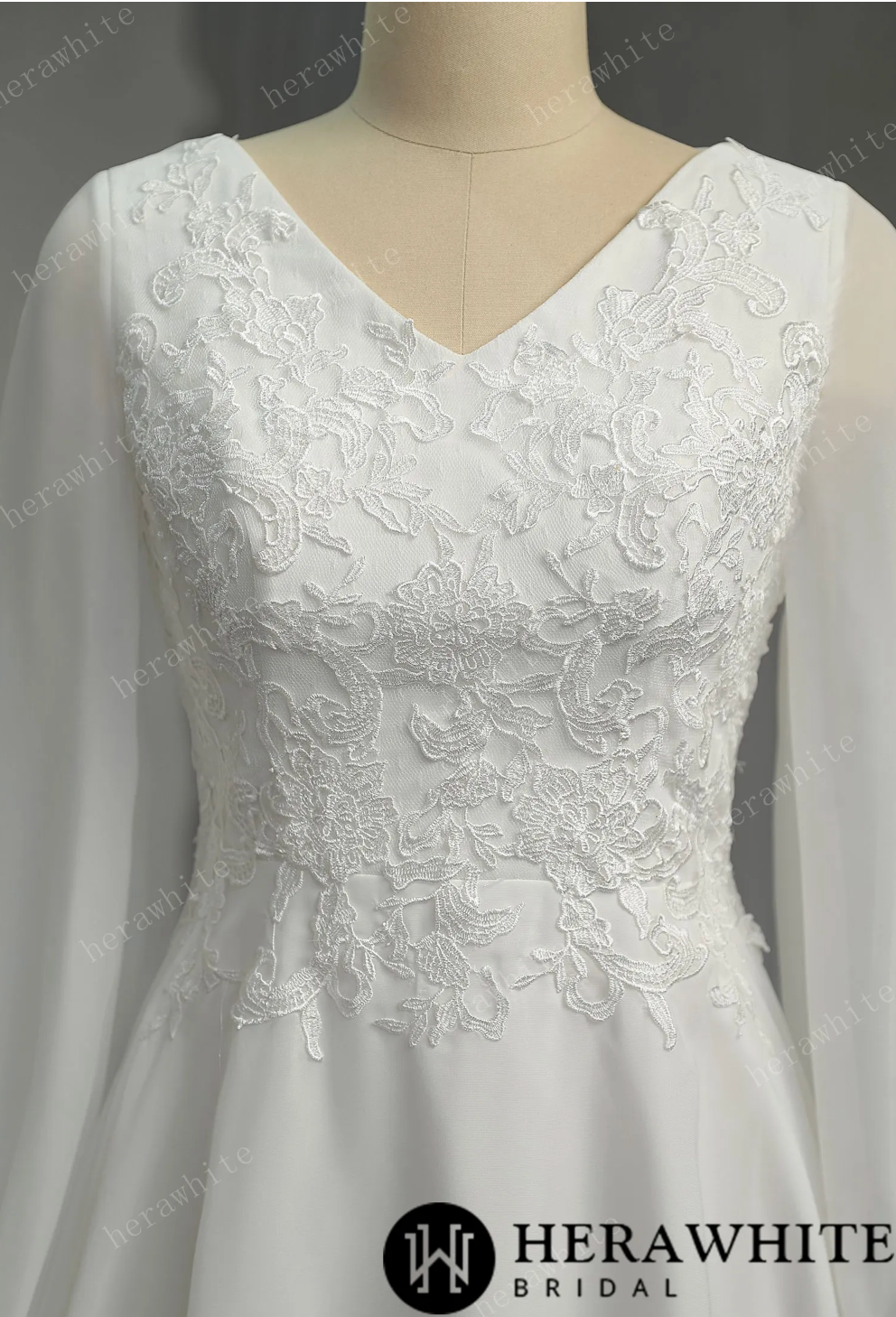 Mini Short Wedding Dress Chiffon Long Sleeves No Train, This wedding dress features a lace bodice, sheer long sleeves made of chiffon, a