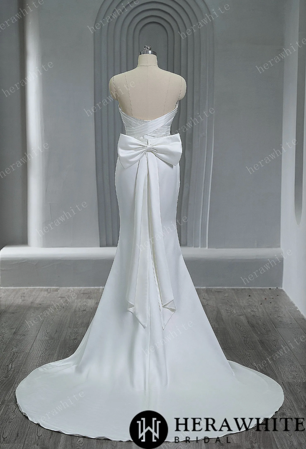 Satin Trumpet Wedding Dress Sleeveless Flare Bridal Gown, the strapless design of the dress showcases the bride's shoulders and neckline