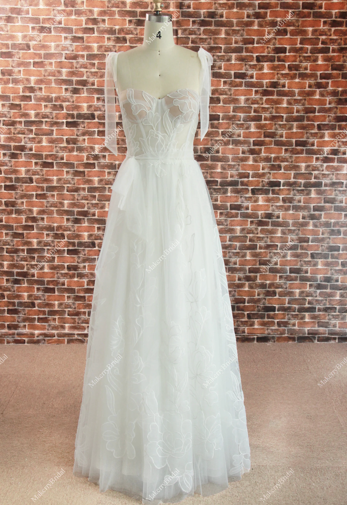 Dreamy Sweetheart Embroidery Lace Wedding Dress
