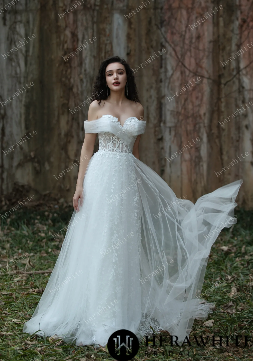 Exquisito vestido de novia de encaje con escote en forma de A