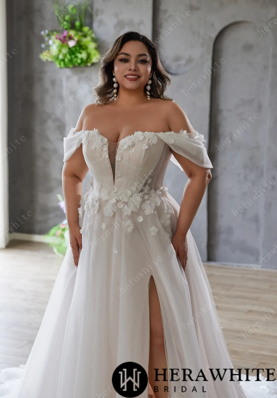 Plus Size Wedding Dress 3D Floral Lace Tulle Gown