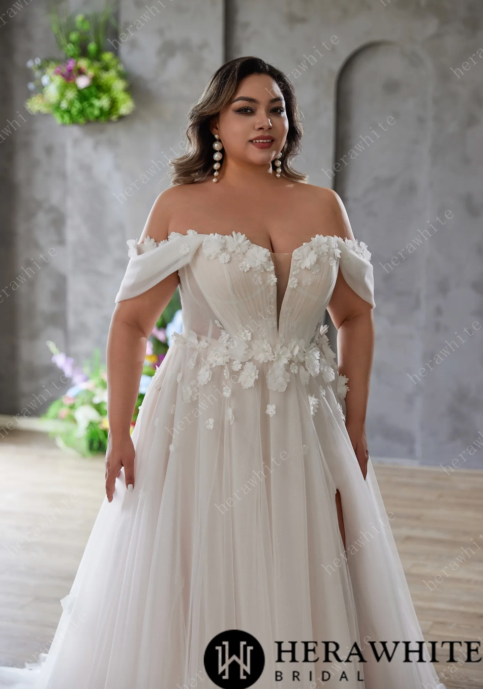 Plus Size Wedding Dress 3D Floral Lace Tulle Gown