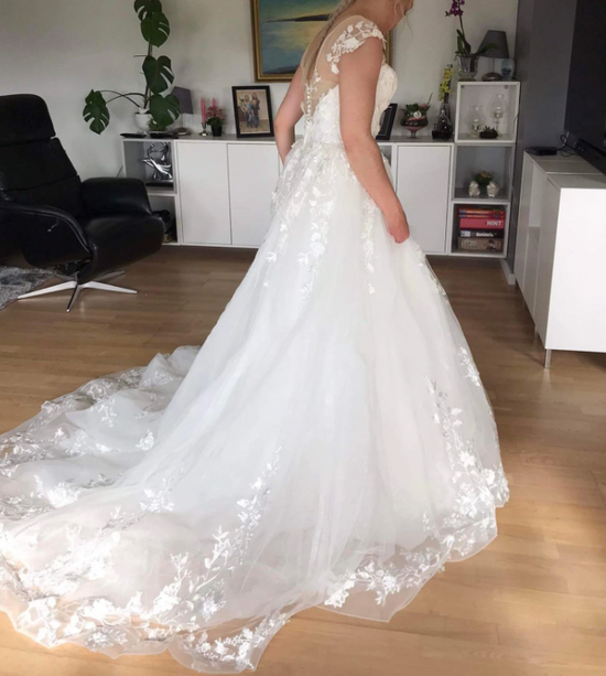 Lace Cap Sleeve A Line Bridal Wedding Ball Gown with Court Train