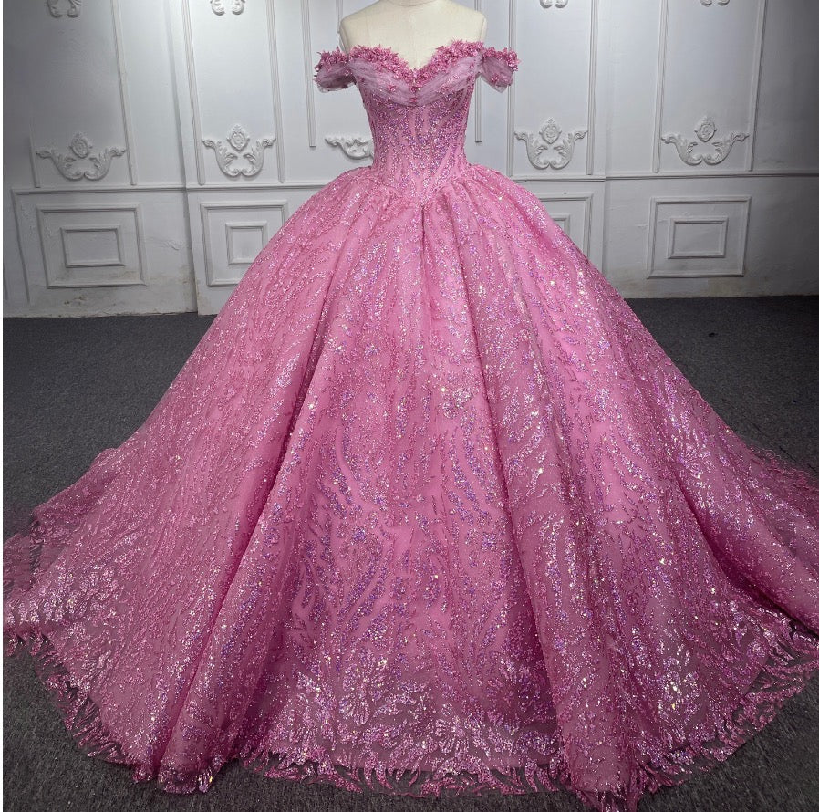 Vestido de fiesta de quinceañera en organza rosa con corte en A