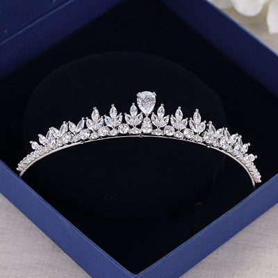 Tiara  Amazon.com : ZIFENGXUAN Ladies Crown Tiara for Women Costume
