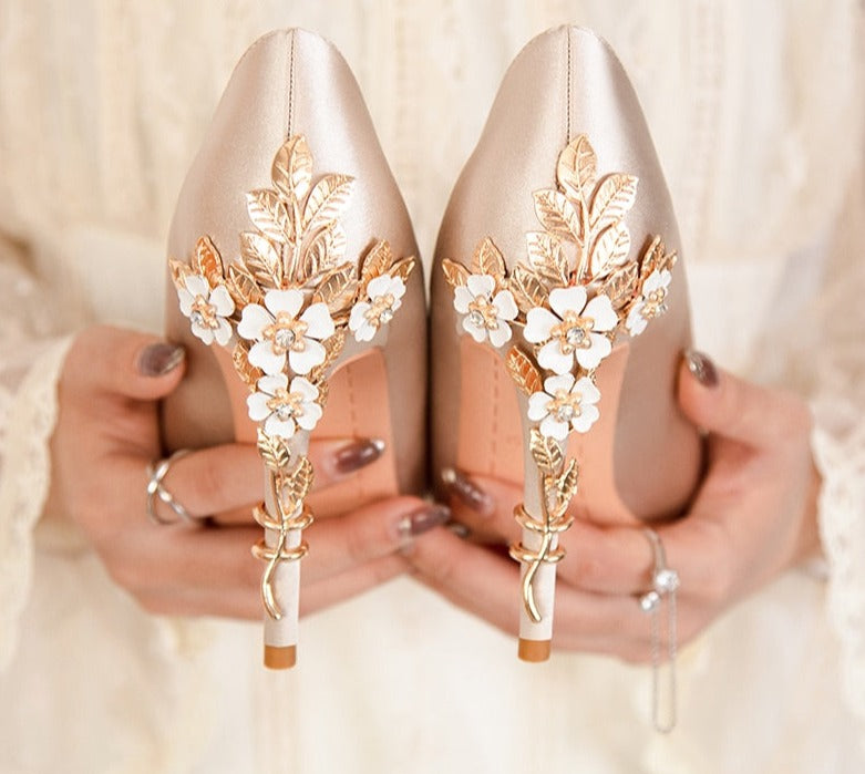 Silk Fashion Stiletto High Heels Elegant Wedding Metal Flowers Pump Shoes