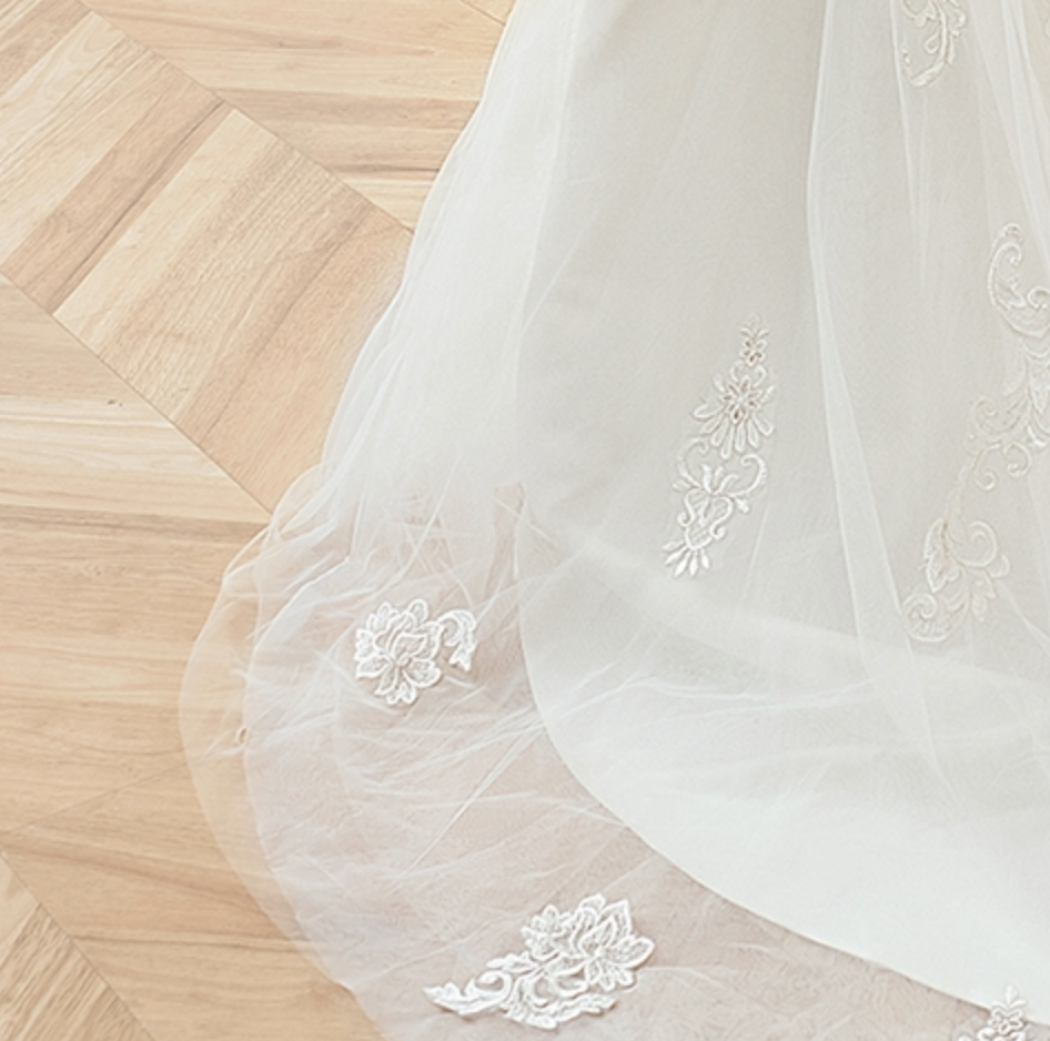 Wedding Dress Plunging V-Neck Embroidered Lace Court Train