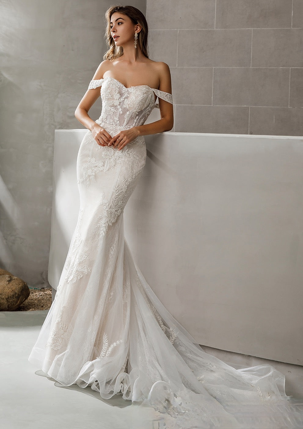 Romantic Sweetheart Neckline Bridal Gown With Illusion