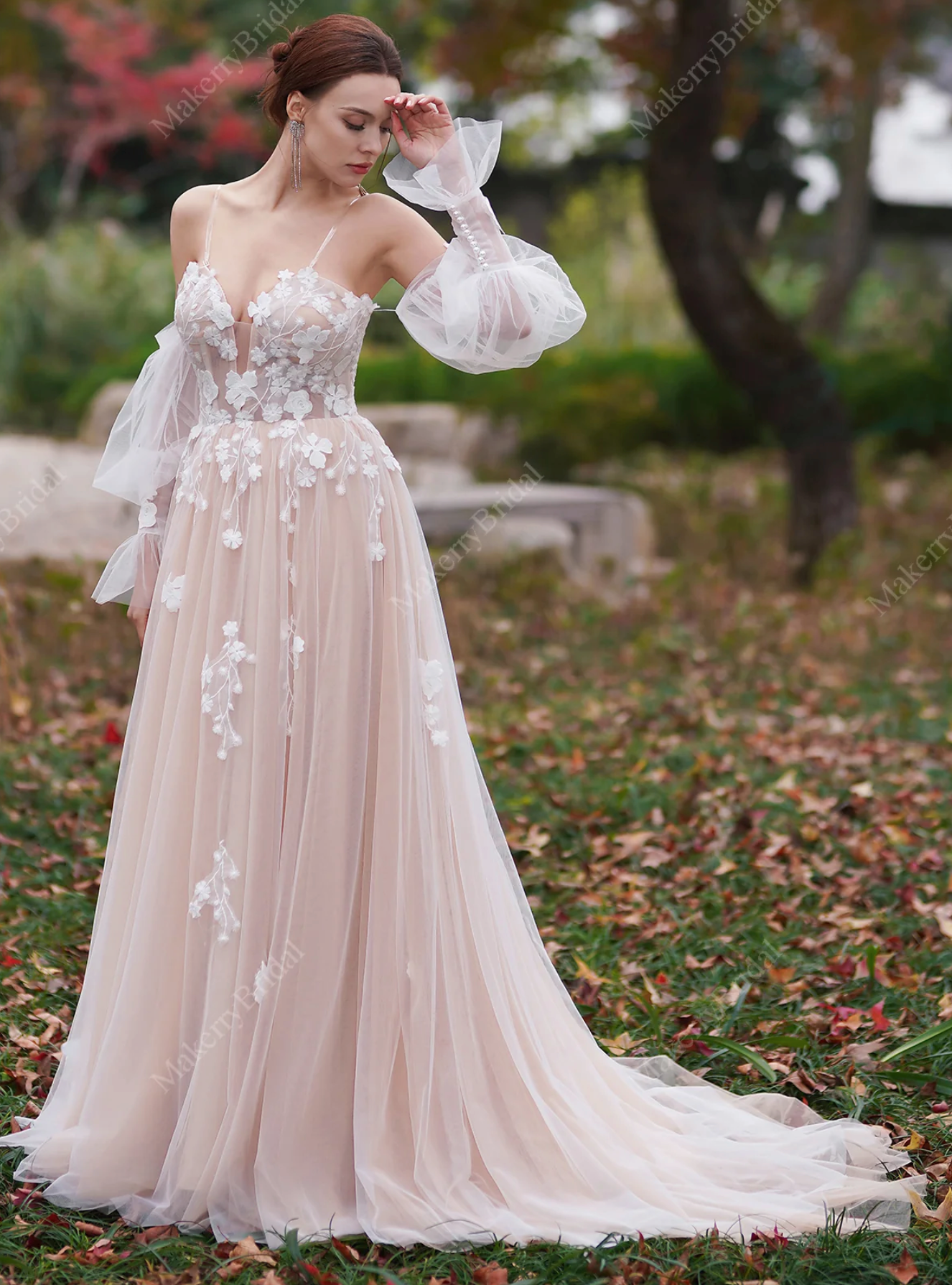 Elegant 3D Flower Appliques A-Line Wedding Dress