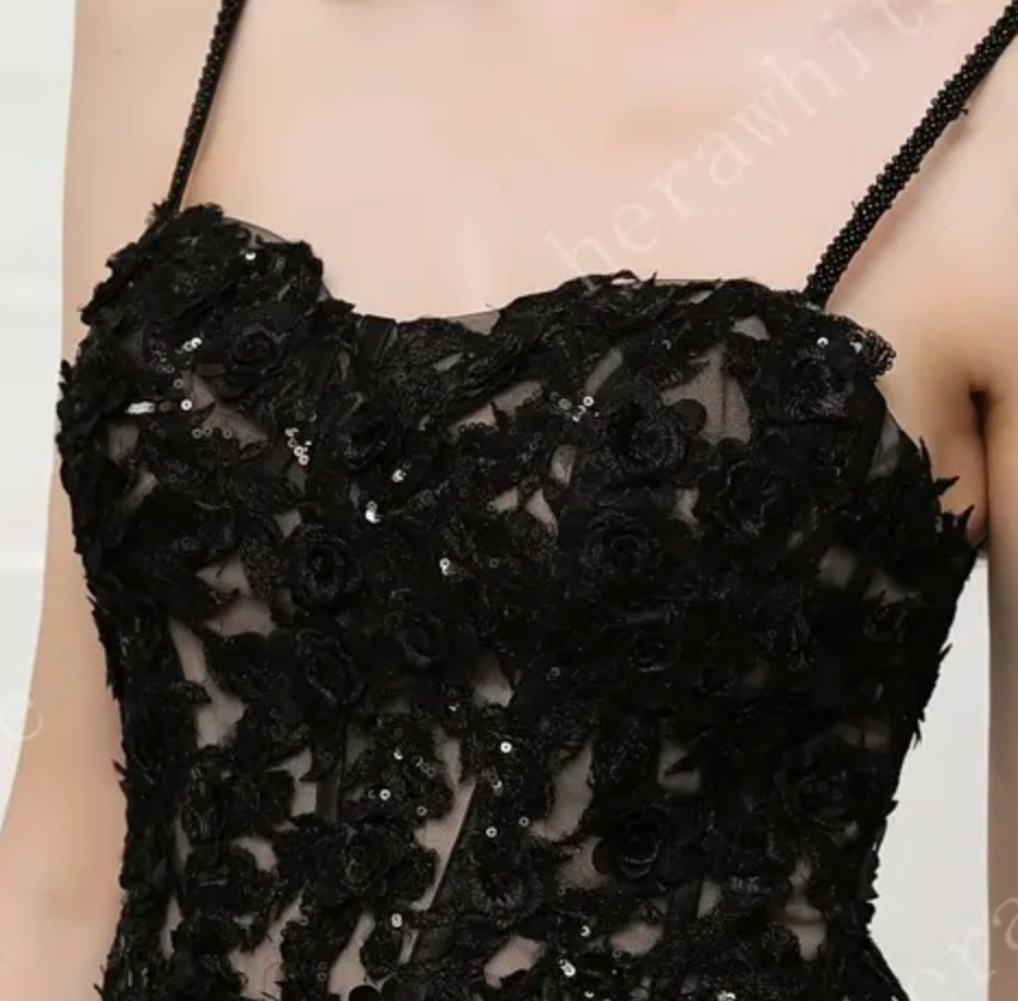 Vestido de novia de encaje ilusión negro con mangas largas desmontables