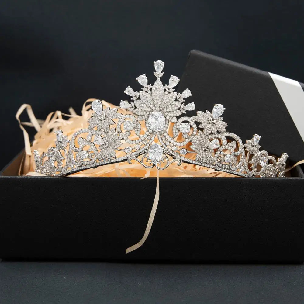 
                      
                        Royal Luxury Cubic Zirconia Crystal  Tiara Crown Wedding Hair Jewelry Accessory
                      
                    