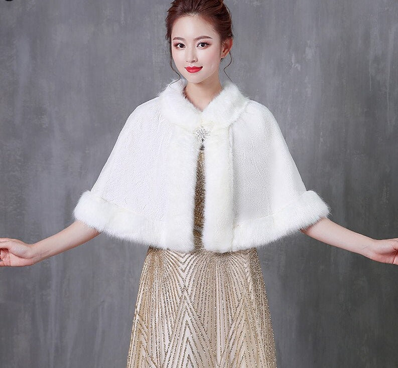 
                      
                        Elegant Faux Fur Bride Shawl Beaded Pin Bridal Winter White Wedding Bolero Cape
                      
                    