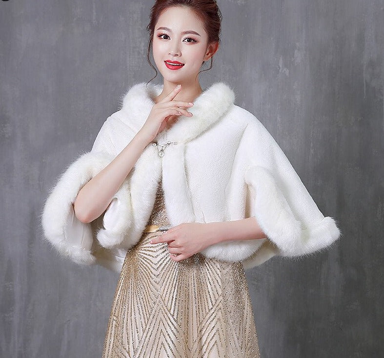 
                      
                        Elegant Faux Fur Bride Shawl Beaded Pin Bridal Winter White Wedding Bolero Cape
                      
                    