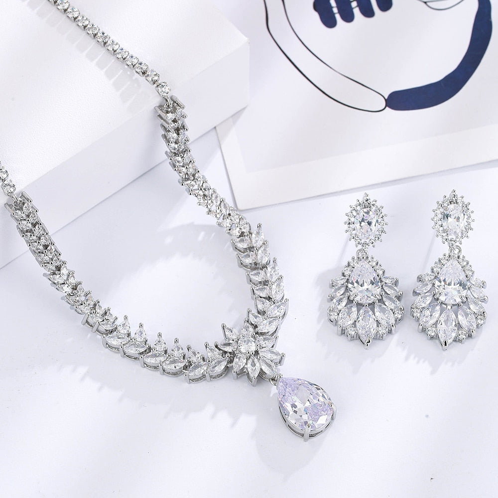 
                      
                        Luxury Silver Color Water Drop Cubic Zirconia Wedding Jewelry Sets
                      
                    