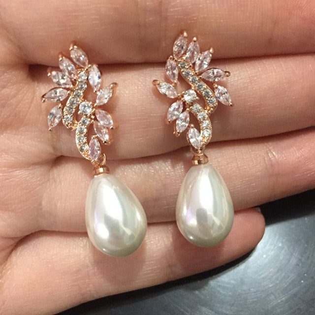 
                      
                        Fashion Imitation Pearl Drop Cubic Zirconia Wedding Earrings
                      
                    