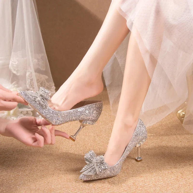 
                      
                        Rhinestone Wedding Shoes New Year Shoes Luxury Buckle Decorative Banquet High Heels
                      
                    