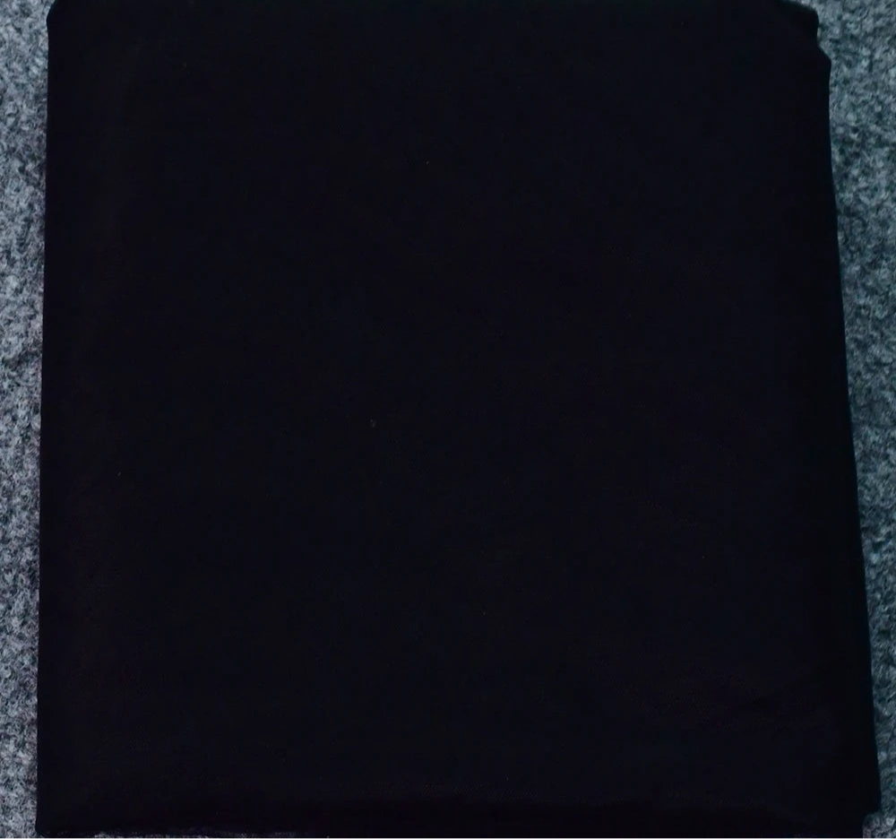 
                      
                        Black fabric on a textured gray background with 'TOPQUEEN' branding.
                      
                    