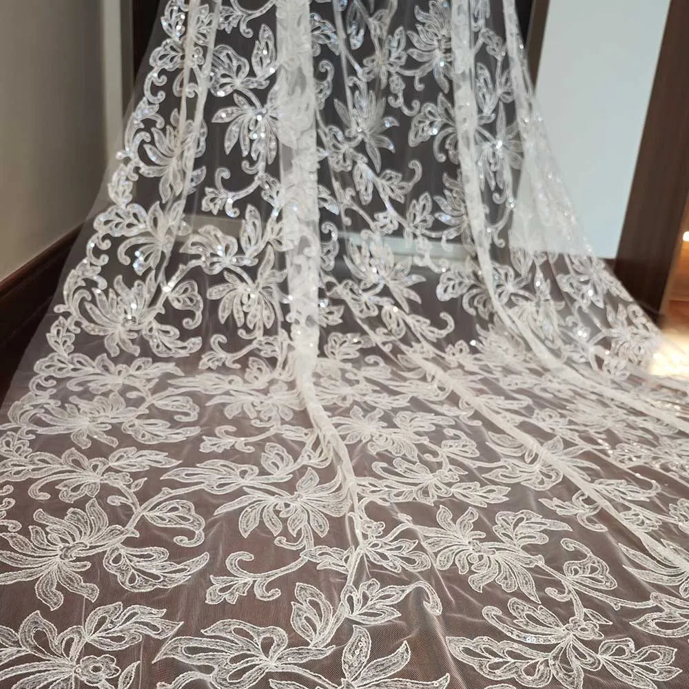 
                      
                        Luxury Glitter Sequins Shoulder Veil 3 Meters Long Wedding Cape
                      
                    