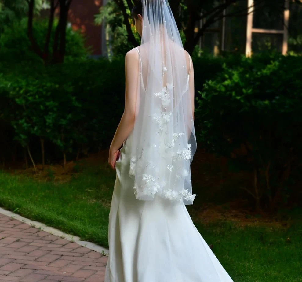 
                      
                        One Layer Bridal Veil 3d Flowers Cathedral Wedding Veil
                      
                    