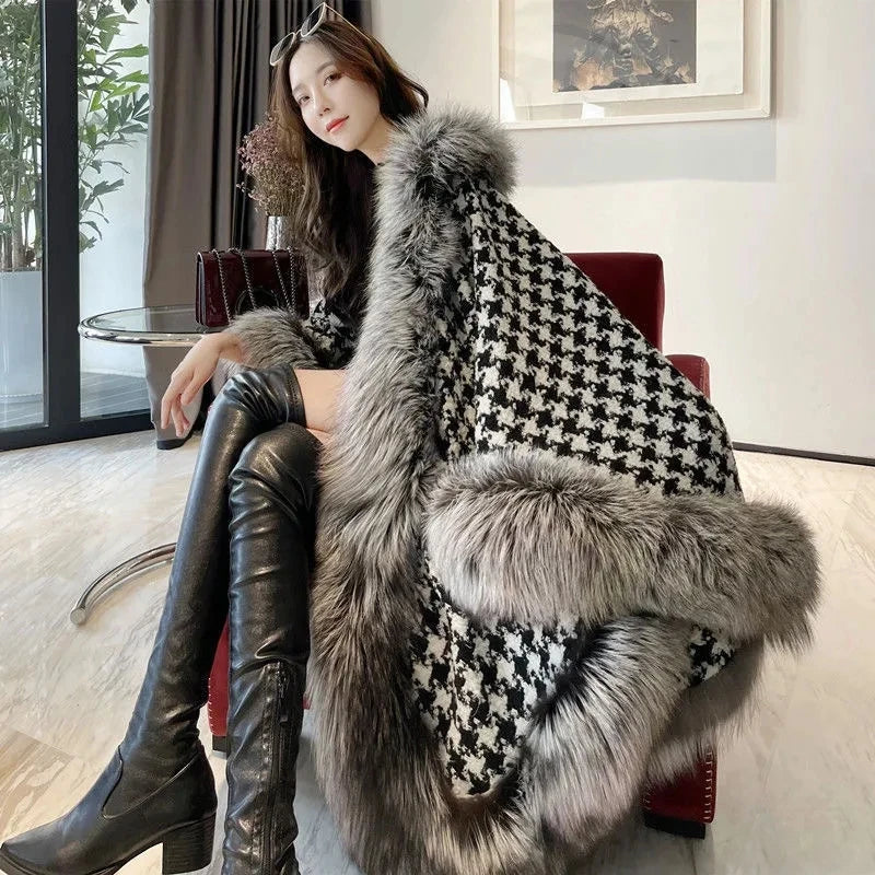 
                      
                        Poncho Warm Houndstooth Knitted Cloak With Fur Trim Faux Silver Fox Fur Cape
                      
                    