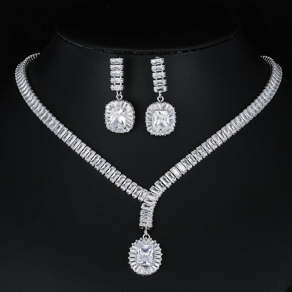 
                      
                        Luxury Silver Color Water Drop Cubic Zirconia Wedding Jewelry Sets
                      
                    