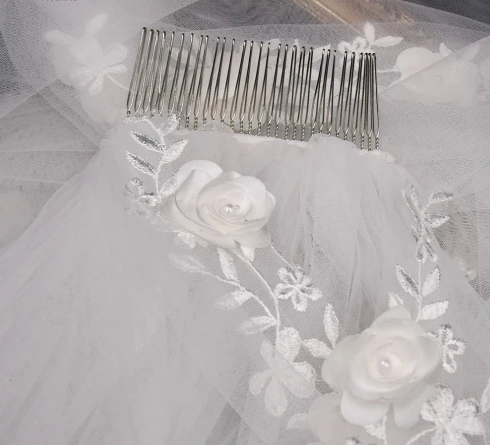 
                      
                        3D Flower Wedding Veil Single Layer Luxury Bridal Cathedral Veil with Hair Comb
                      
                    