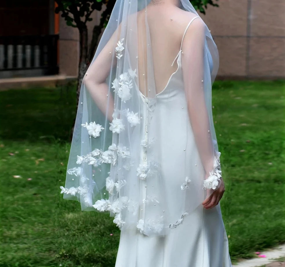 
                      
                        One Layer Bridal Veil 3d Flowers Cathedral Wedding Veil
                      
                    