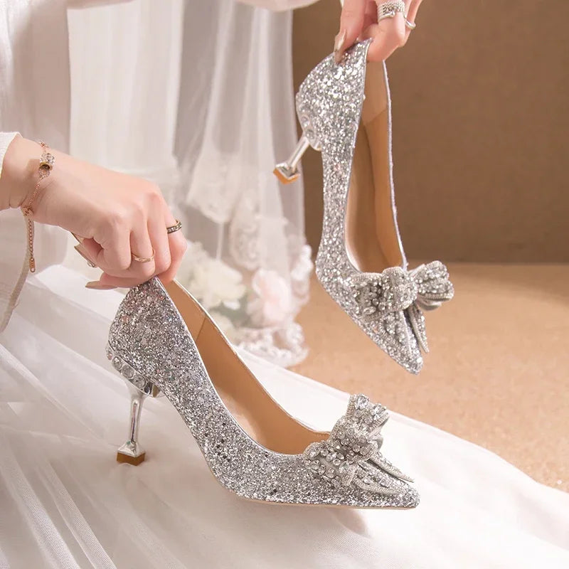 
                      
                        Rhinestone Wedding Shoes New Year Shoes Luxury Buckle Decorative Banquet High Heels
                      
                    