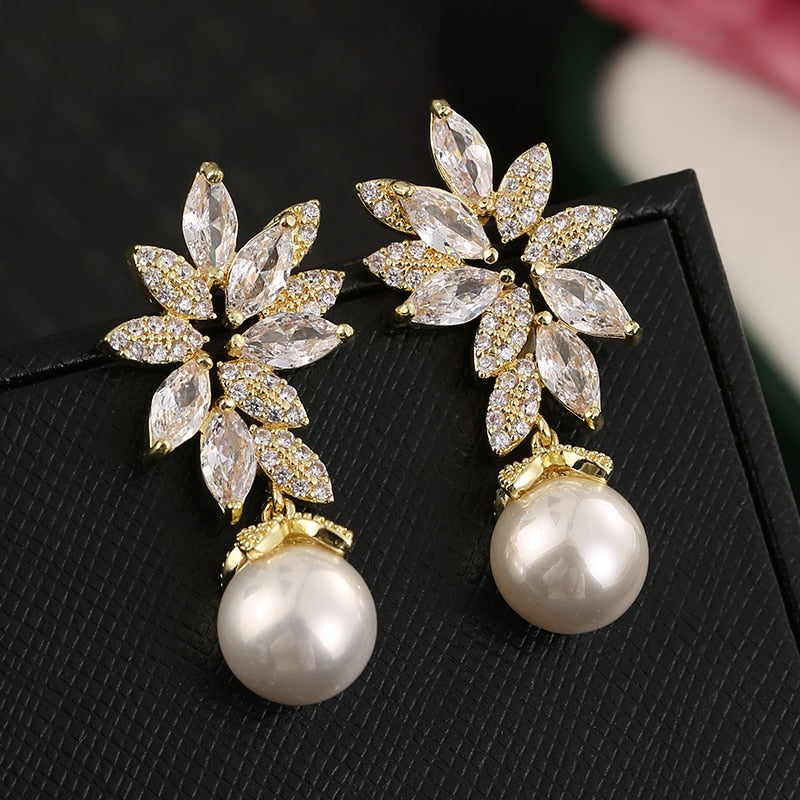 
                      
                        Fashion Imitation Pearl Drop Cubic Zirconia Wedding Earrings
                      
                    