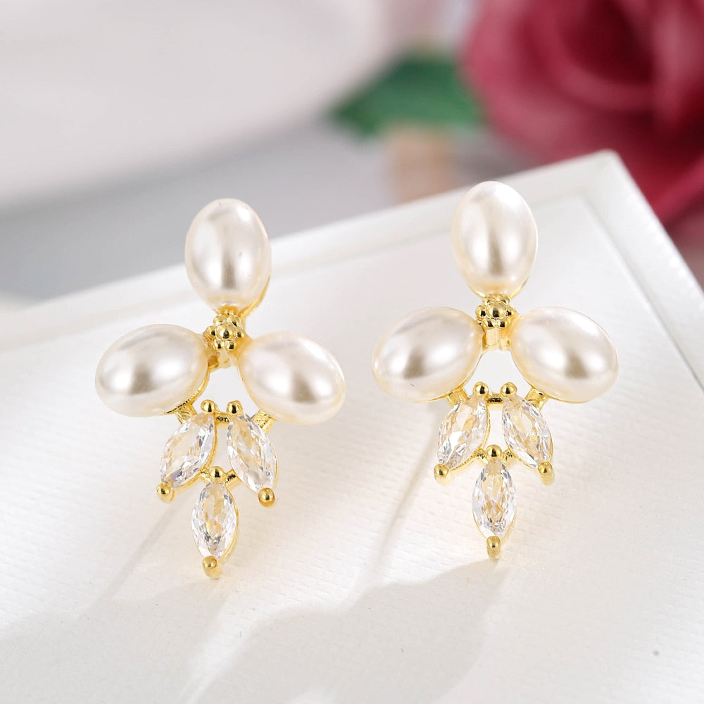 
                      
                        Fashion Imitation Pearl Drop Cubic Zirconia Wedding Earrings
                      
                    