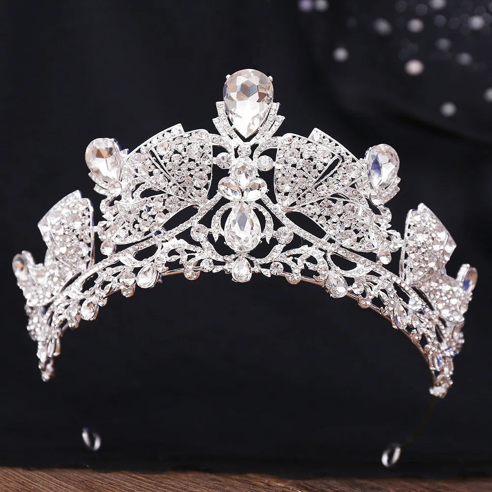 
                      
                        Butterfly Crystal Crown Rhinestone Princess  Tiara Hair Accessories, this stunning oversized tiara features brilliantly cut crystals arranged in a mesmerizing mirrored illusion pattern
                      
                    