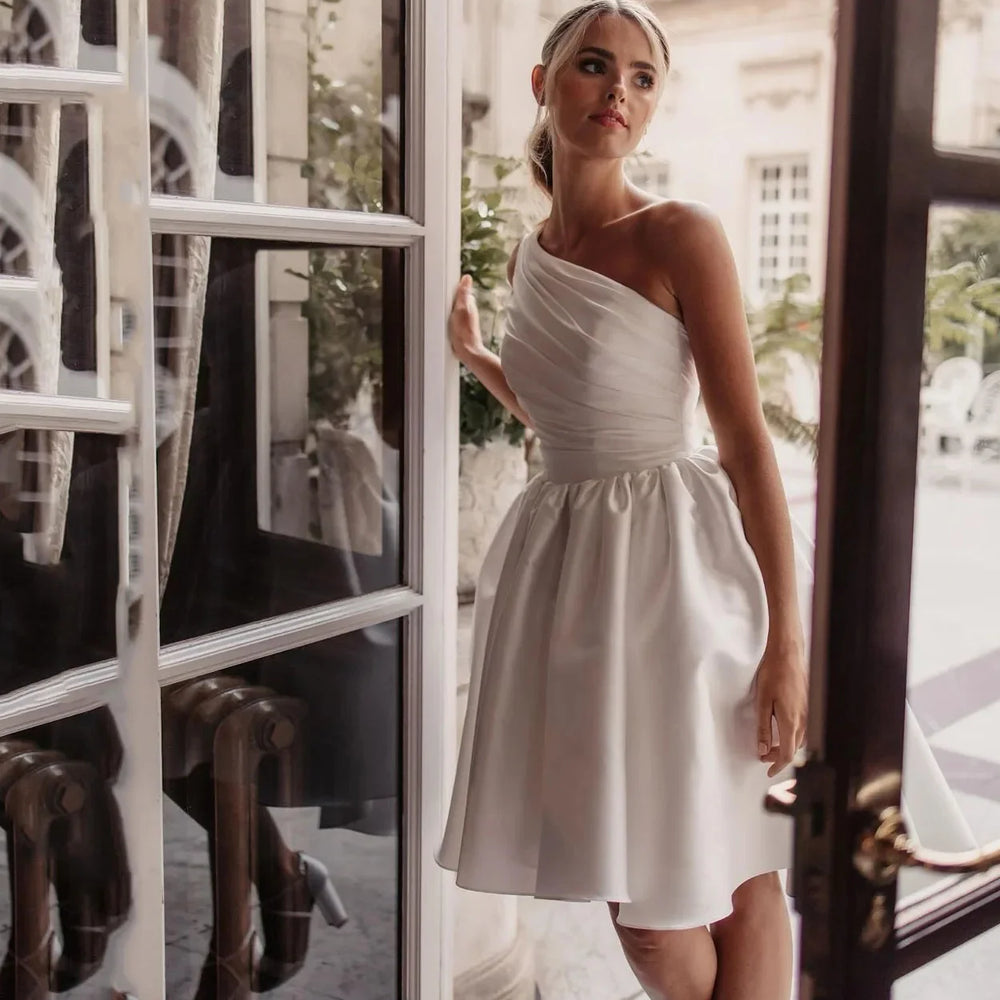 
                      
                        Mini Satin Wedding Dress Above Knee Suitable for Boho Beach Party
                      
                    