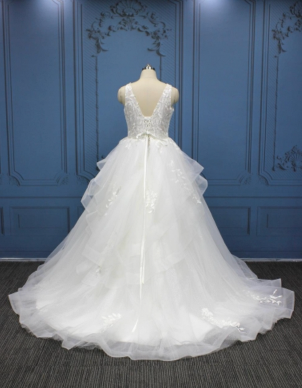 Load image into Gallery viewer, Plus Size Tulle Ruffle Bridal Gown
