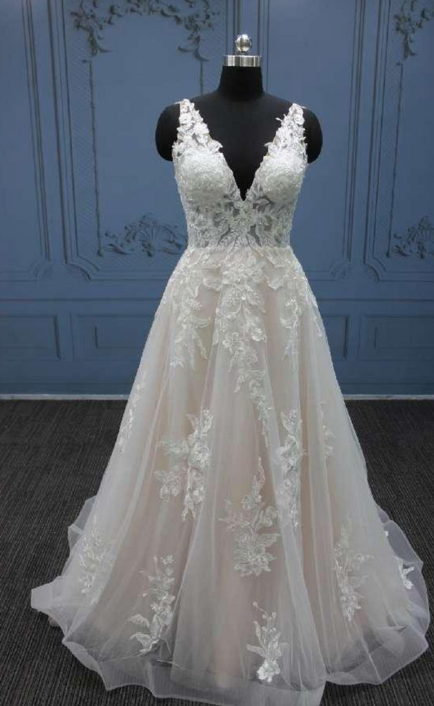 Keyhole Back Beaded Lace Bridal A Line Gown