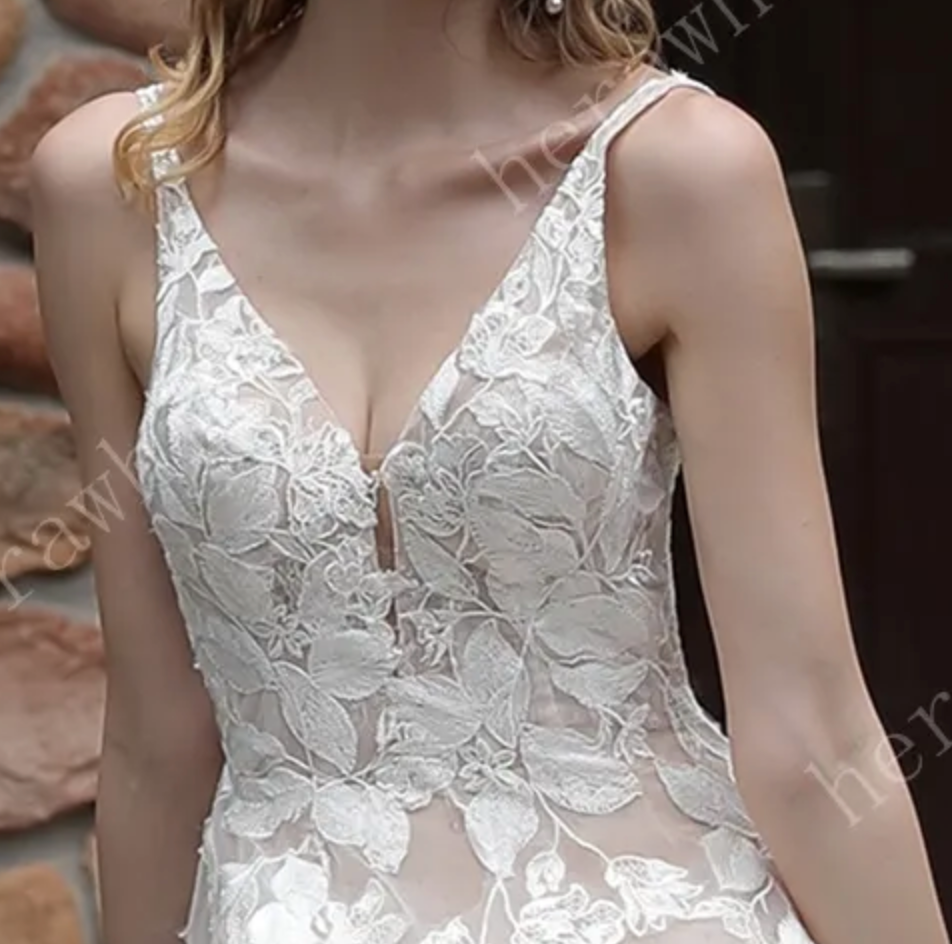 
                      
                        Luxurious Floral Lace A-Line Wedding Dress with Sheer Train
                      
                    