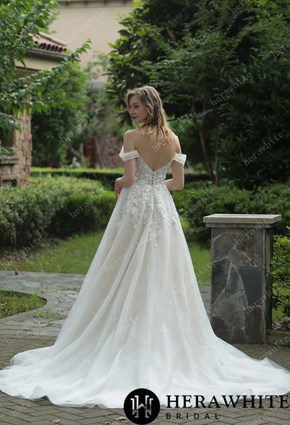 Elegant Floral Lace Wedding Dress with Off-Shoulder Straps