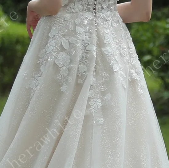 Elegant Floral Lace Wedding Dress with Off-Shoulder Straps