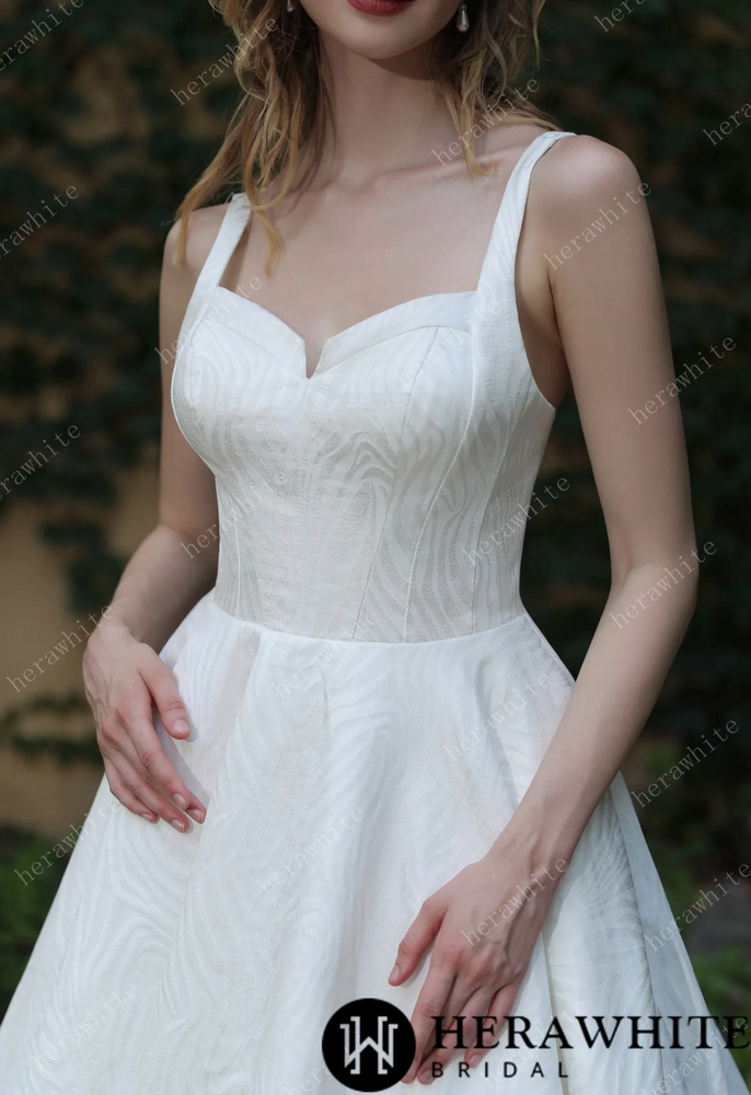 
                      
                        Minimalist Chic Modern Ballgown Wedding Dress With Shoulder Straps
                      
                    