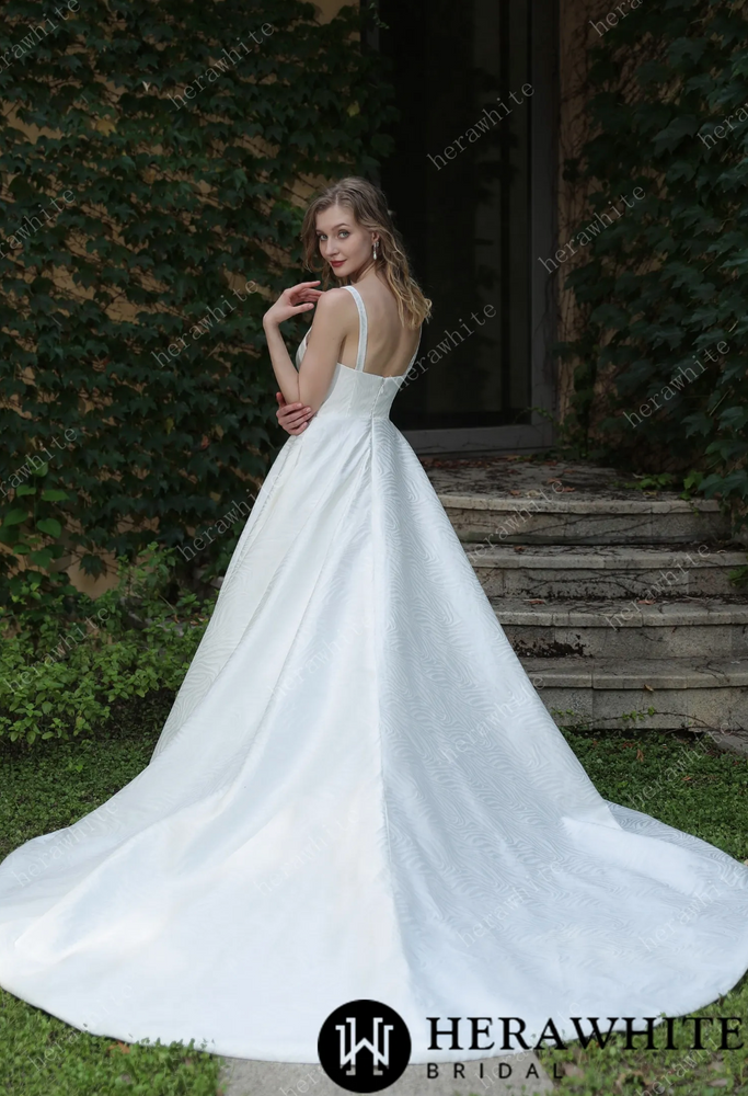 
                      
                        Minimalist Chic Modern Ballgown Wedding Dress With Shoulder Straps
                      
                    