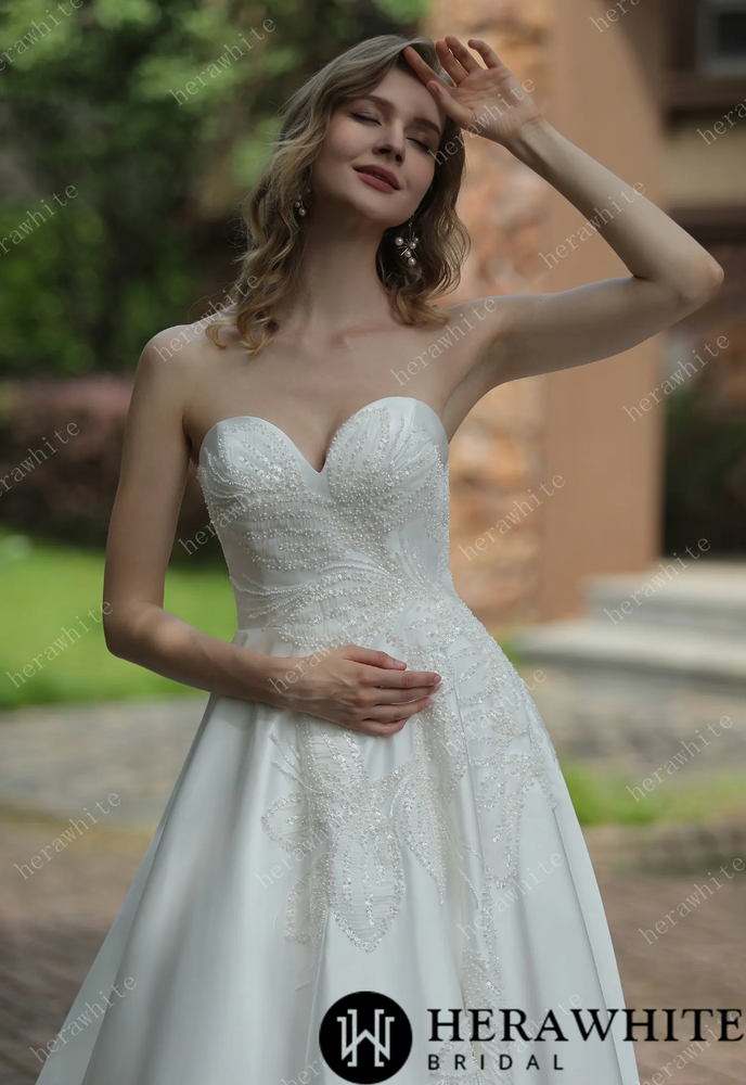 Classic Sweetheart Satin Wedding Dress With Detachable Pouf Sleeves