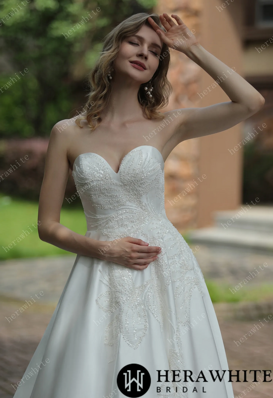 Load image into Gallery viewer, Classic Sweetheart Satin Wedding Dress With Detachable Pouf Sleeves
