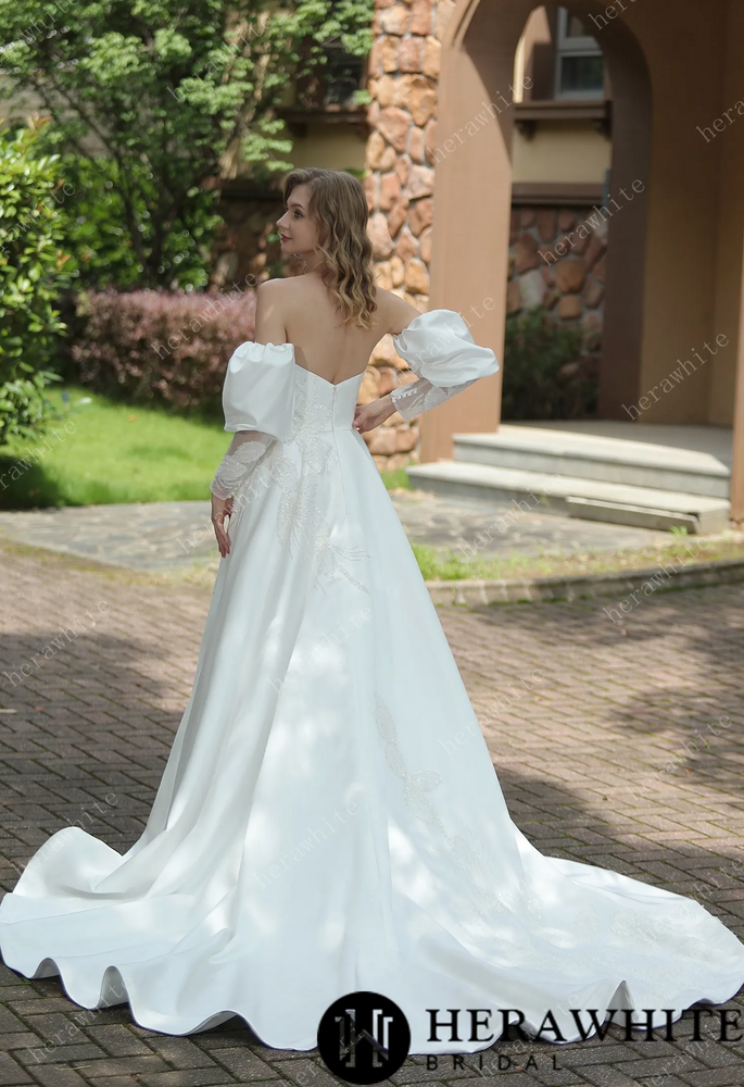 
                      
                        Classic Sweetheart Satin Wedding Dress With Detachable Pouf Sleeves
                      
                    