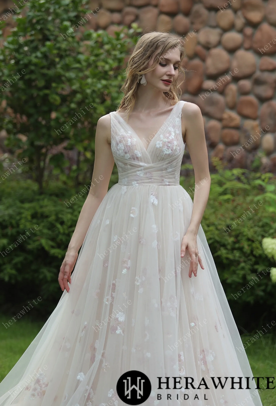 Load image into Gallery viewer, Whimsical Sequined Lace Tulle Wedding Dress With Gathered Bodice
