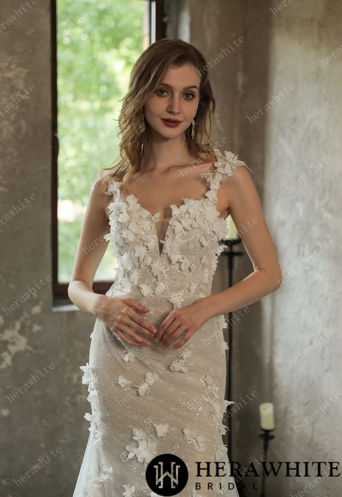 
                      
                        Stunning 3D Petal Lace Wedding Dress And Sparkle Tulle
                      
                    